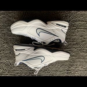 Nike Air Monarch IV